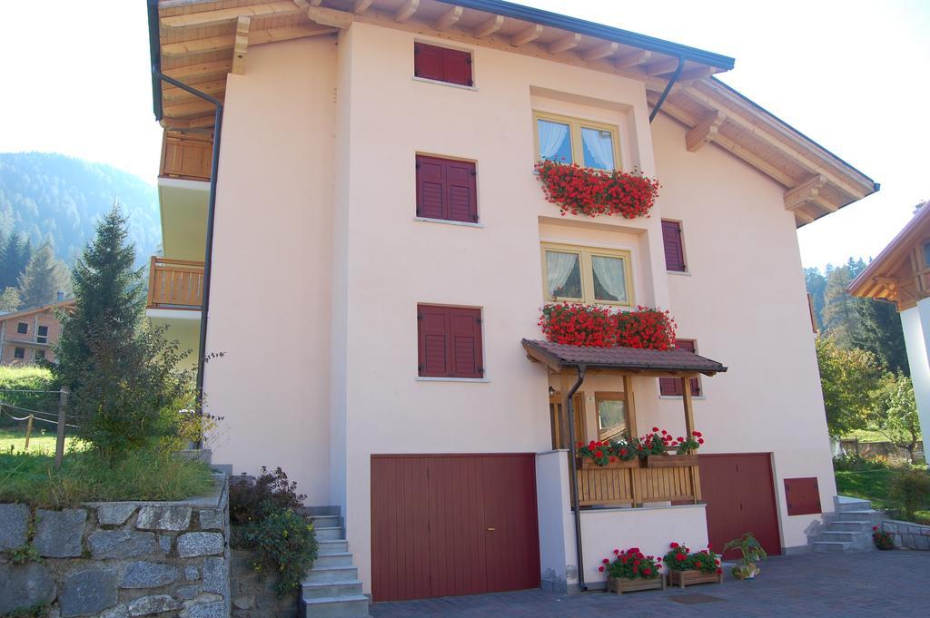 Appartamenti Welcome In Val Di Sole Casa Orti オッサーナ エクステリア 写真